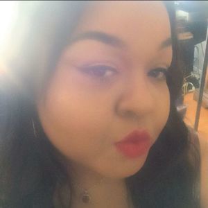 Meet your Posher, Nikki